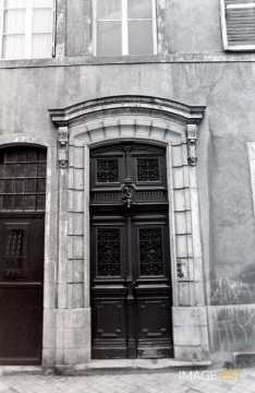 Porte d'immeuble rue Saint-Clément (Metz)